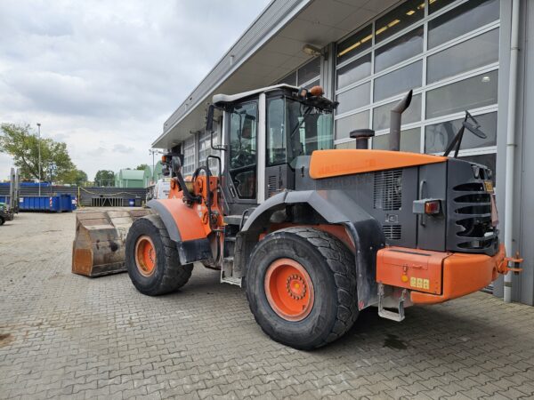 Hitachi ZW180 2011 wiellader