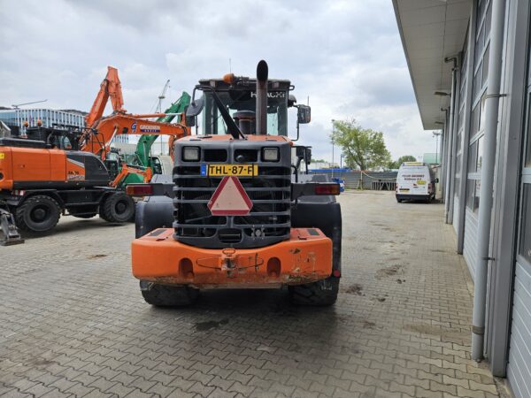 Hitachi ZW180 2011 wiellader